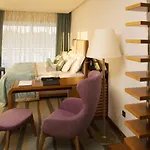 Navis Hotel Orasje