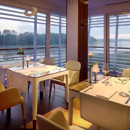 Navis 4* Orasje