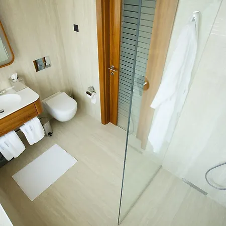 Hotel Navis 4*