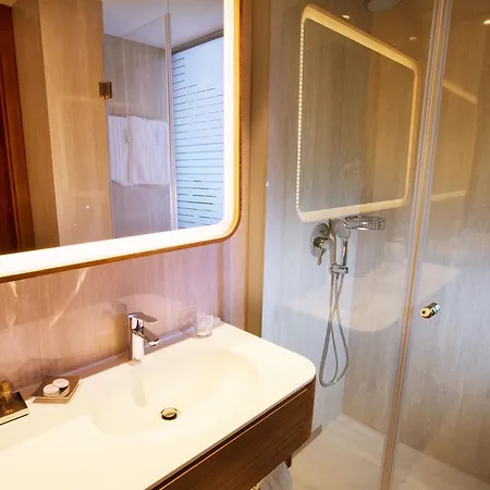 Navis 4* Orasje